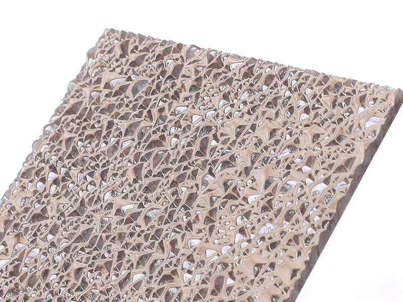 Feuille en relief en polycarbonate