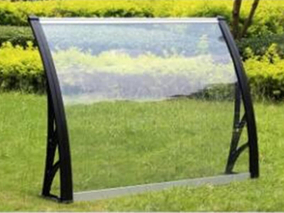 Auvent compact en feuille de polycarbonate